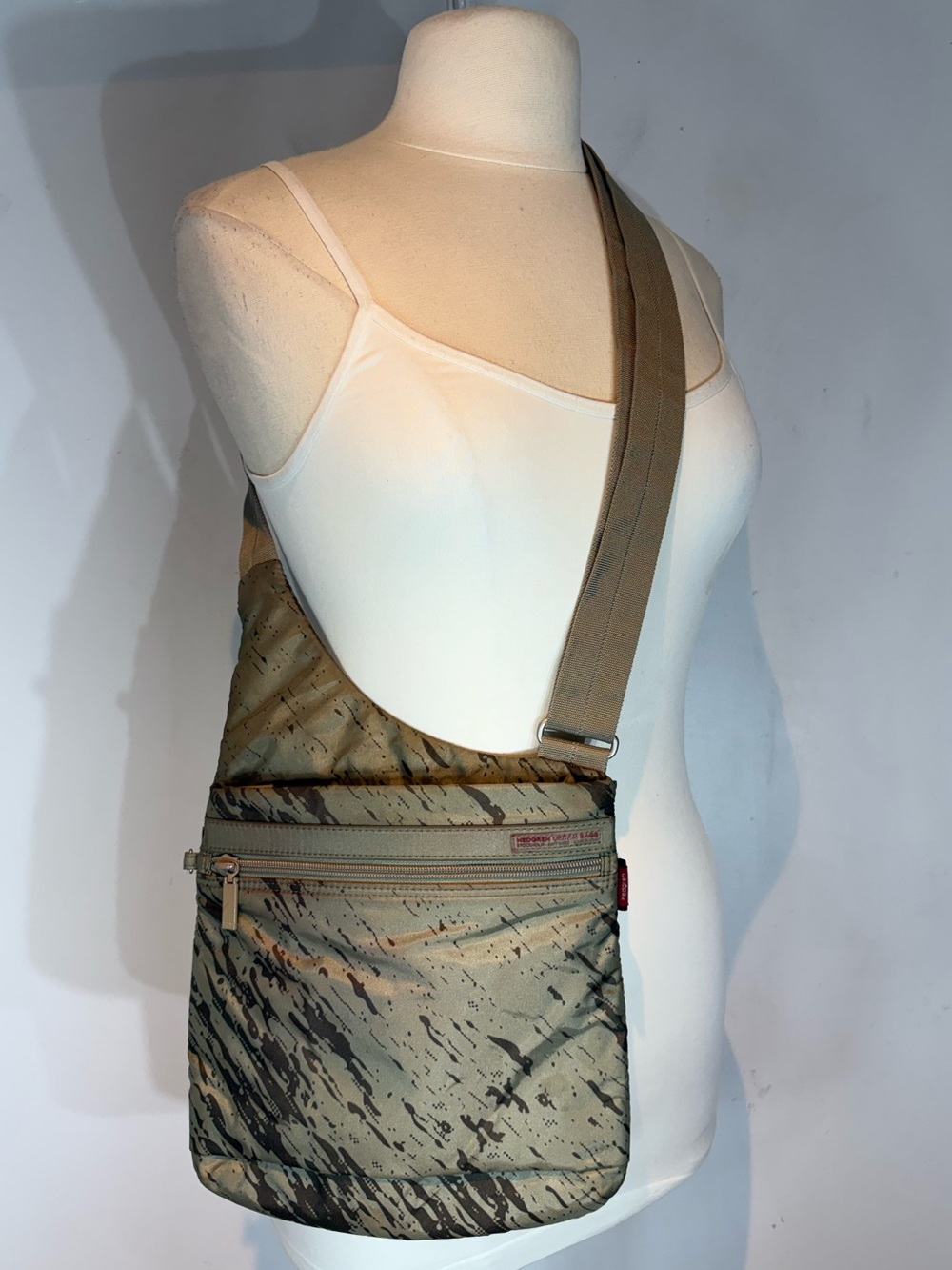 Hedgren Urban Crossbody Bag Olive Abstract Print Travel Purse